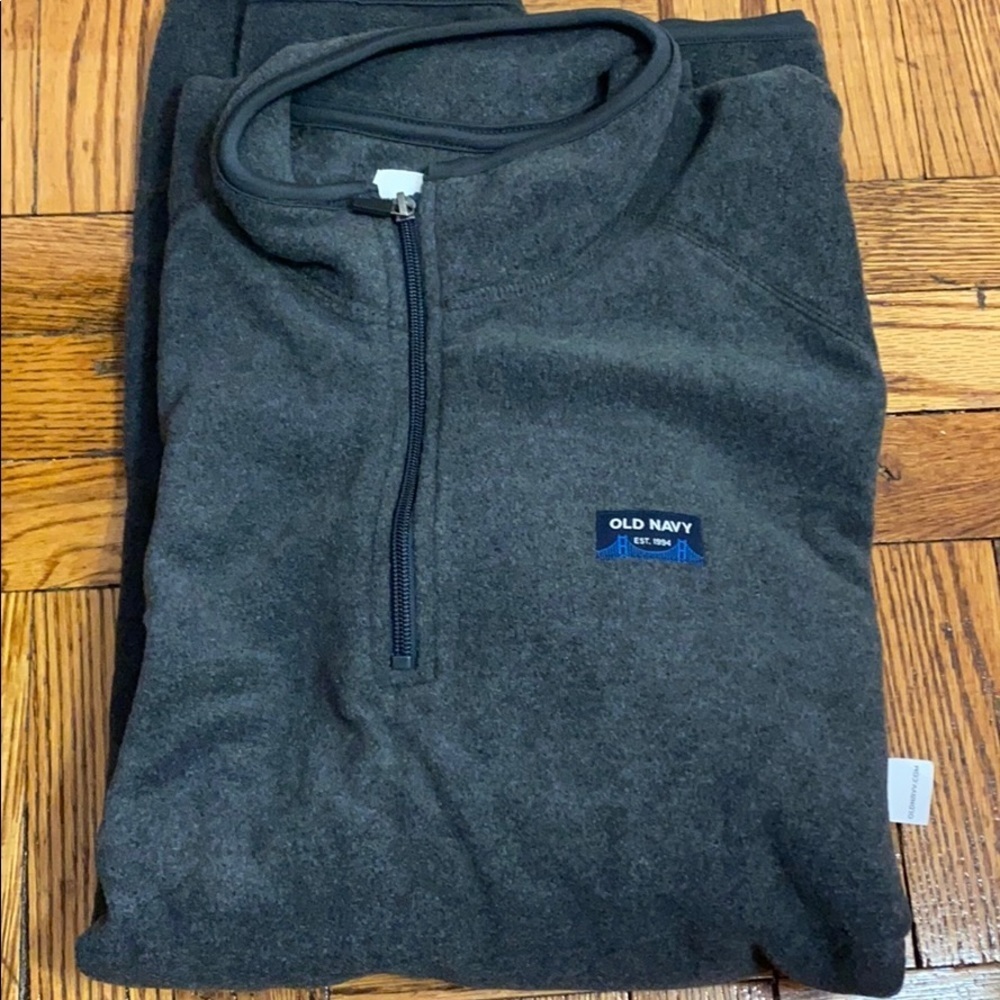 NWT Old navy men’s gray half zip sweater